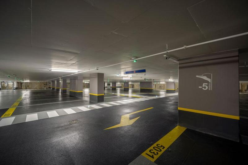 Hotel Du Commerce モントーバン エクステリア 写真