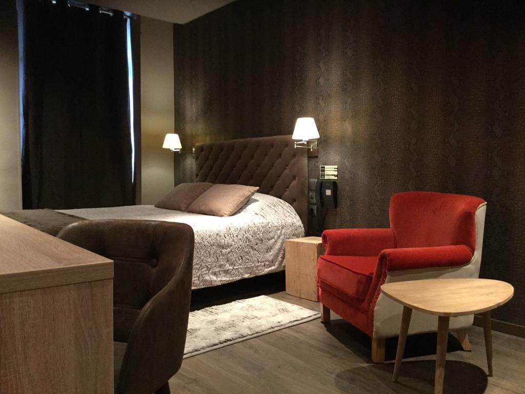 Hotel Du Commerce モントーバン 部屋 写真